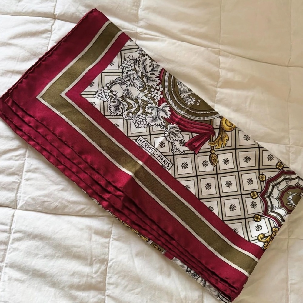 HERMES Luxury Silk Square Scarf - Picture 3 of 7